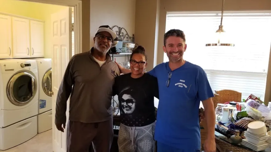 Smiling Moving Pro Inc customer and crew